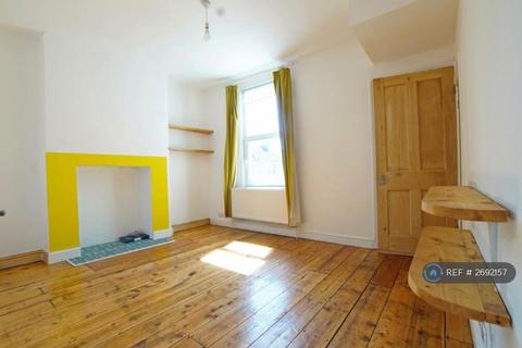 4 bedroom end of terrace house to rent, Kensal Rd, Bristol, BS3