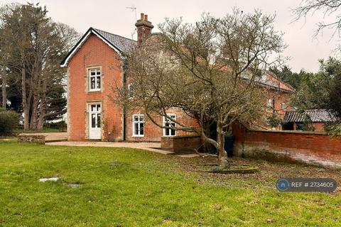 8 bedroom detached house to rent, Walnut Tree Farmhouse, Benacre, Beccles, NR34