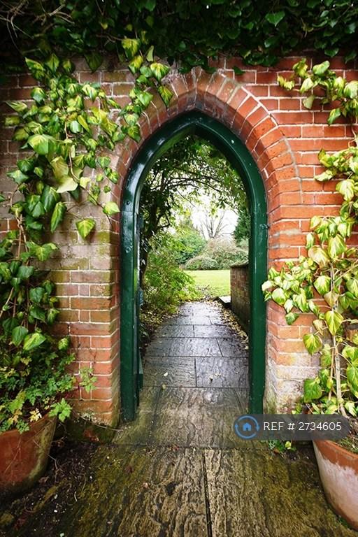 Door To Side Garden