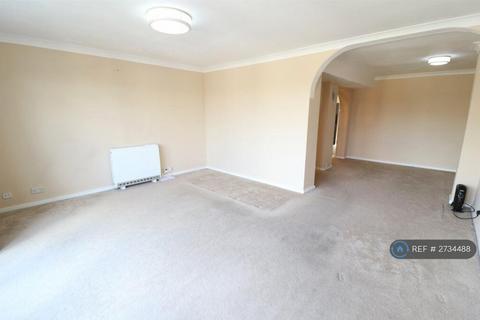 4 bedroom terraced house to rent, Gun Hill Place, Basildon, SS16
