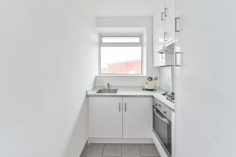 1 bedroom flat for sale, Chalmers House, York Road, Battersea, London, SW11
