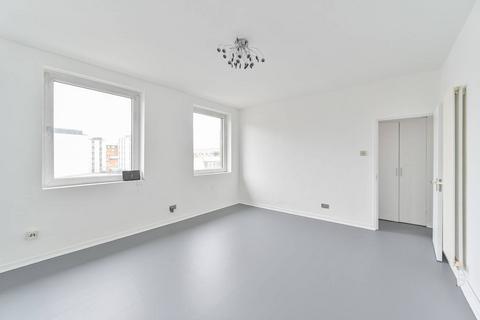 1 bedroom flat for sale, Chalmers House, York Road, Battersea, London, SW11