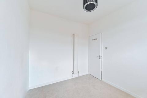 1 bedroom flat for sale, Chalmers House, York Road, Battersea, London, SW11