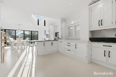 5 bedroom detached house for sale, Great Wheatley Road, Rayleigh, SS6