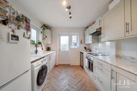 3 bedroom semi-detached house for sale, Maybank Avenue, Hornchurch