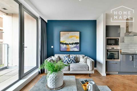 2 bedroom flat to rent, Broadside, M4