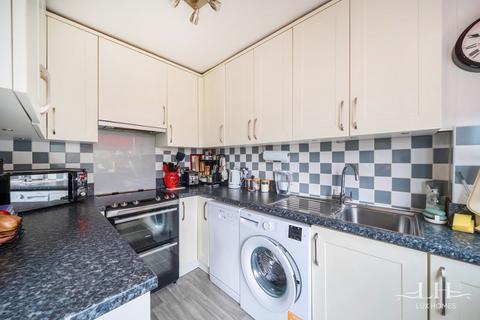 3 bedroom terraced house for sale, Manston Way, Hornchurch