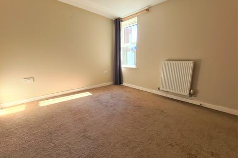 2 bedroom flat to rent, Millbrook Road East, Southampton SO15