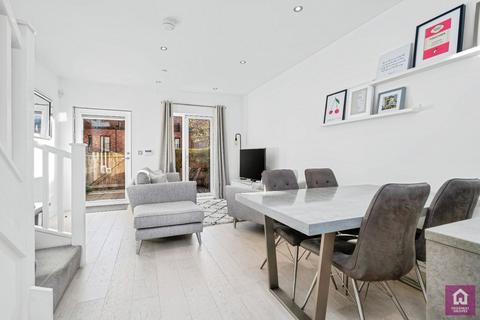 3 bedroom terraced house for sale, Oldfield Road, Salford, Manchester City Centre, M5