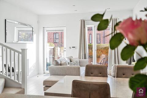 3 bedroom terraced house for sale, Oldfield Road, Salford, Manchester City Centre, M5