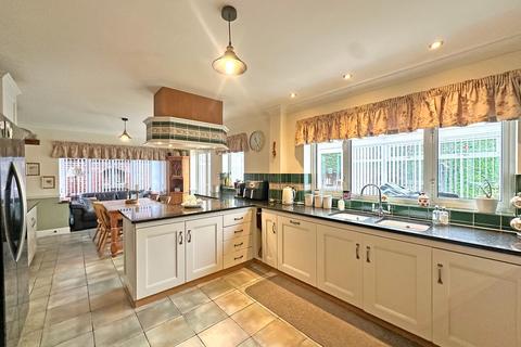 4 bedroom detached house for sale, Upper Landywood Lane, Cheslyn Hay, WS6 7AU