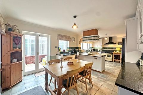 4 bedroom detached house for sale, Upper Landywood Lane, Cheslyn Hay, WS6 7AU