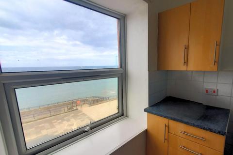 1 bedroom flat to rent, Promenade, Whitley Bay NE26