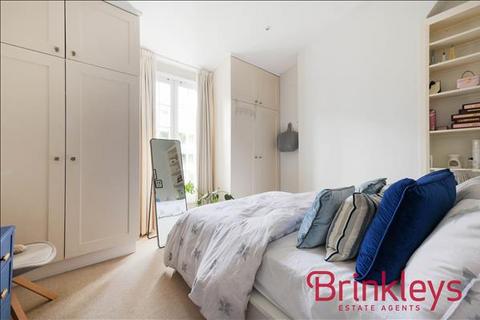 2 bedroom apartment to rent, 34B Disraeli Road, London, SW15