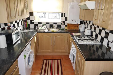 2 bedroom maisonette to rent, Plough Lane, Wallington SM6