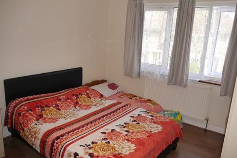 2 bedroom maisonette to rent, Plough Lane, Wallington SM6