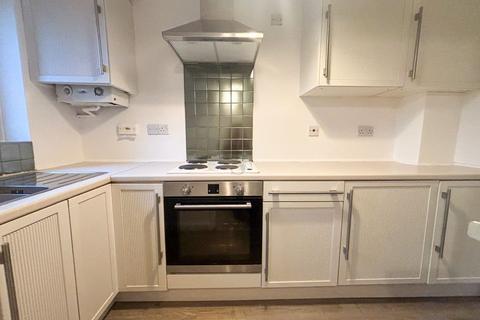2 bedroom semi-detached house to rent, Althorp Close, Leicester