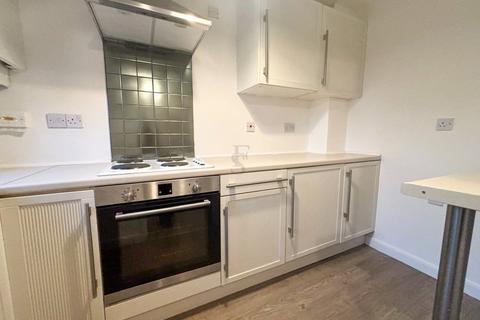 2 bedroom semi-detached house to rent, Althorp Close, Leicester