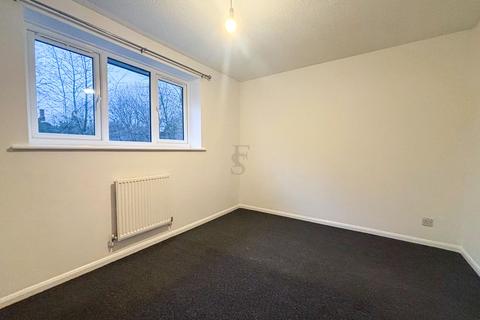 2 bedroom semi-detached house to rent, Althorp Close, Leicester