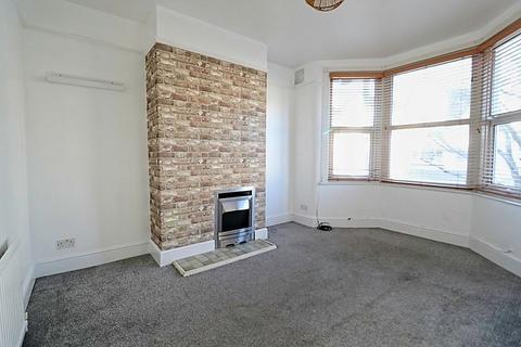 2 bedroom apartment for sale, Pall Mall, Leigh-On-Sea
