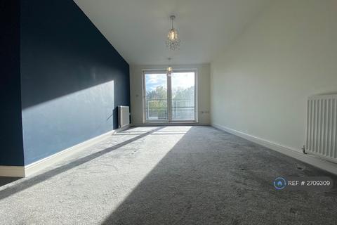 2 bedroom flat to rent, Page Court, Crawley, RH10
