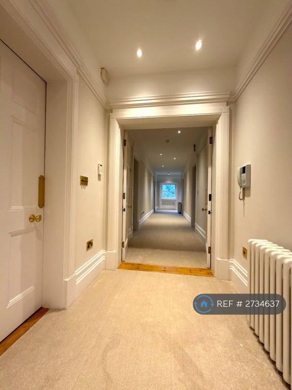 Apt 4 Entrance
