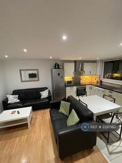 4 bedroom flat to rent, Garratt Lane, London, SW17