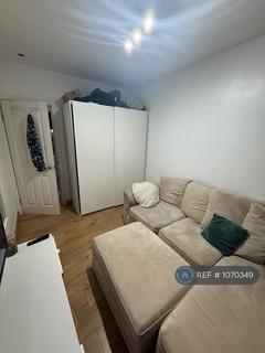 1 bedroom flat to rent, Lilburne Gardens, London, SE9