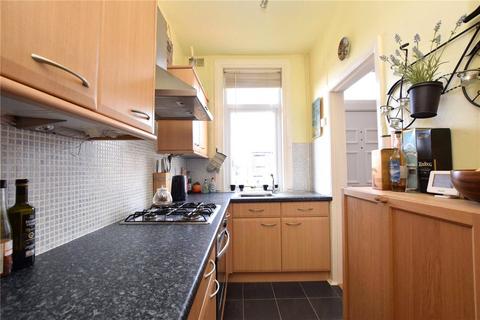 2 bedroom terraced house to rent, Woodside Place, Leeds, West Yorkshire