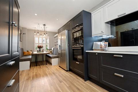 4 bedroom detached house for sale, Victoria Gardens, Normanton, West Yorkshire