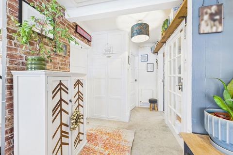 2 bedroom flat for sale, Shirley Drive, Worthing BN14