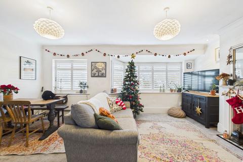 2 bedroom flat for sale, Shirley Drive, Worthing BN14