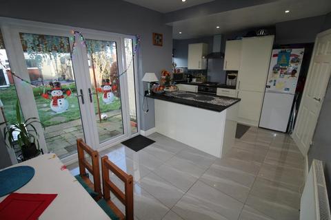 3 bedroom terraced house for sale, Bletchley, Milton Keynes MK2