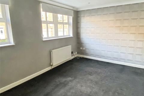 3 bedroom end of terrace house for sale, Oakwood Mews, Soothill, Batley, WF17