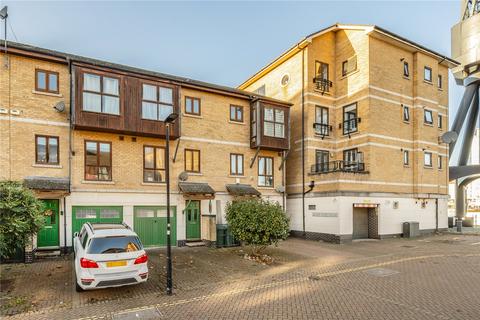 3 bedroom terraced house for sale, Hardy Avenue, London, E16