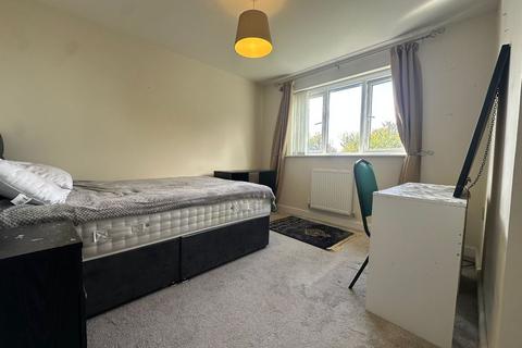 1 bedroom in a house share to rent, Williams Drive, Blackburn, Lancs, BB2 3WT