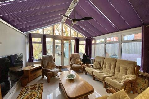 3 bedroom semi-detached house for sale, Chestnut Close, Stony Stratford, Milton Keynes