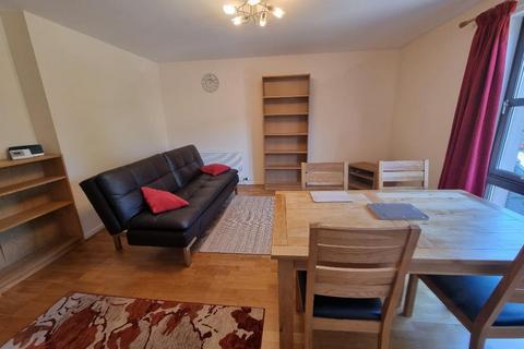2 bedroom flat to rent, Roslin Place, Aberdeen, AB24