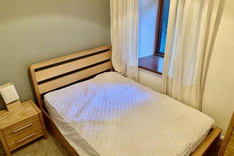 2 bedroom apartment to rent, Rosemount Viaduct, Flat A, Aberdeen,  AB25
