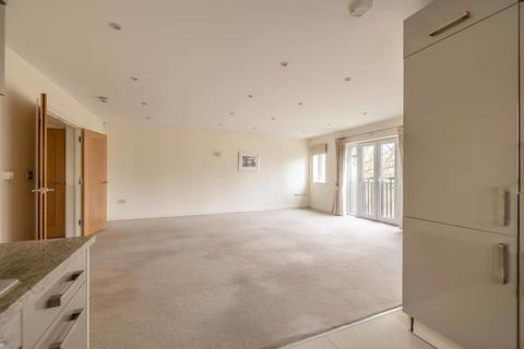 2 bedroom apartment for sale, Equus Close, Gerrards Cross