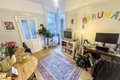 2 bedroom maisonette to rent, Hove Avenue, Walthamstow