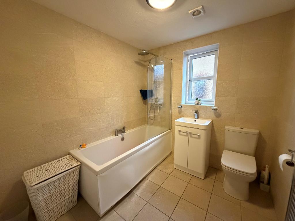 FF Family Bathroom