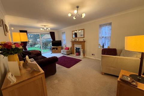 4 bedroom detached house for sale, The Close, Willerby, Hull, HU10 6JE