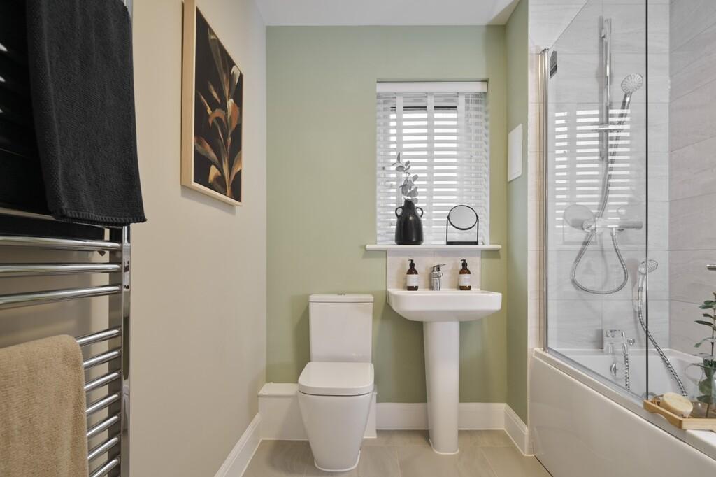 Redstart Bathroom