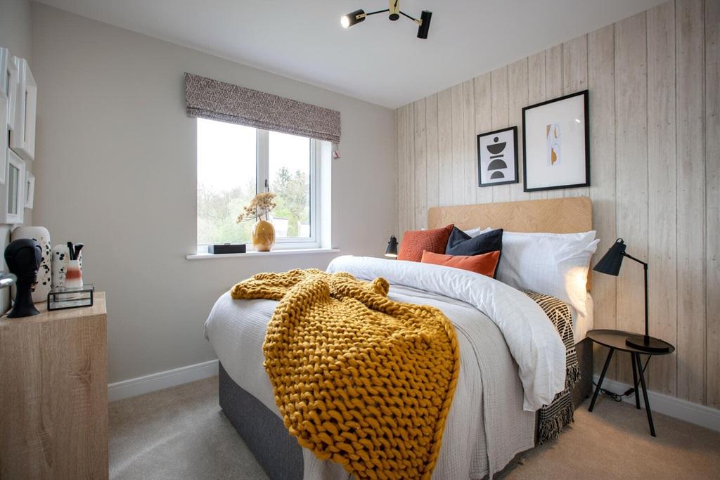 Second double bedroom overlooks the garden