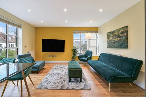 1 bedroom flat to rent, 6 Castle Row, London W4
