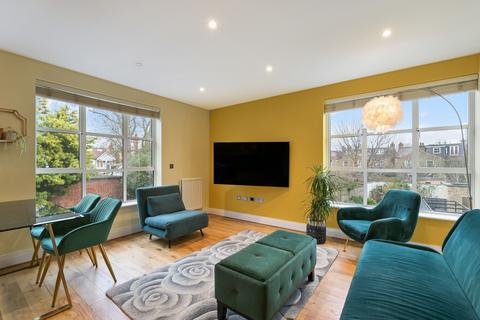 1 bedroom flat to rent, 6 Castle Row, London W4