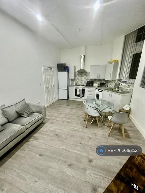 Lounge Kitchen