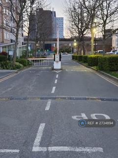 2 bedroom flat to rent, Settlers Court, London, E14