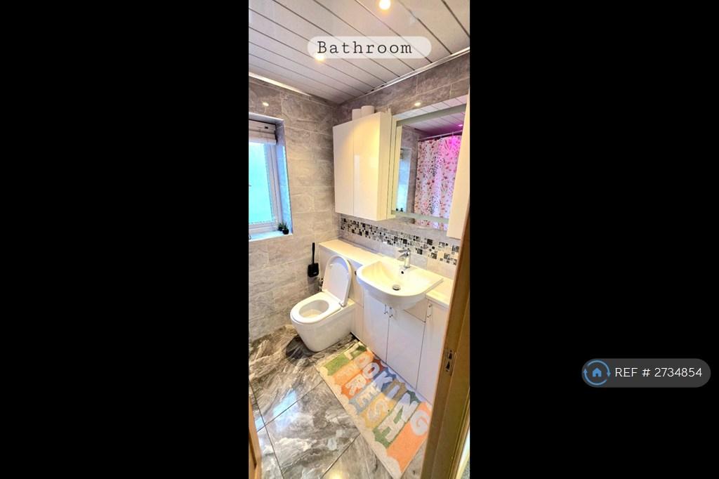 Upstairs Bathroom